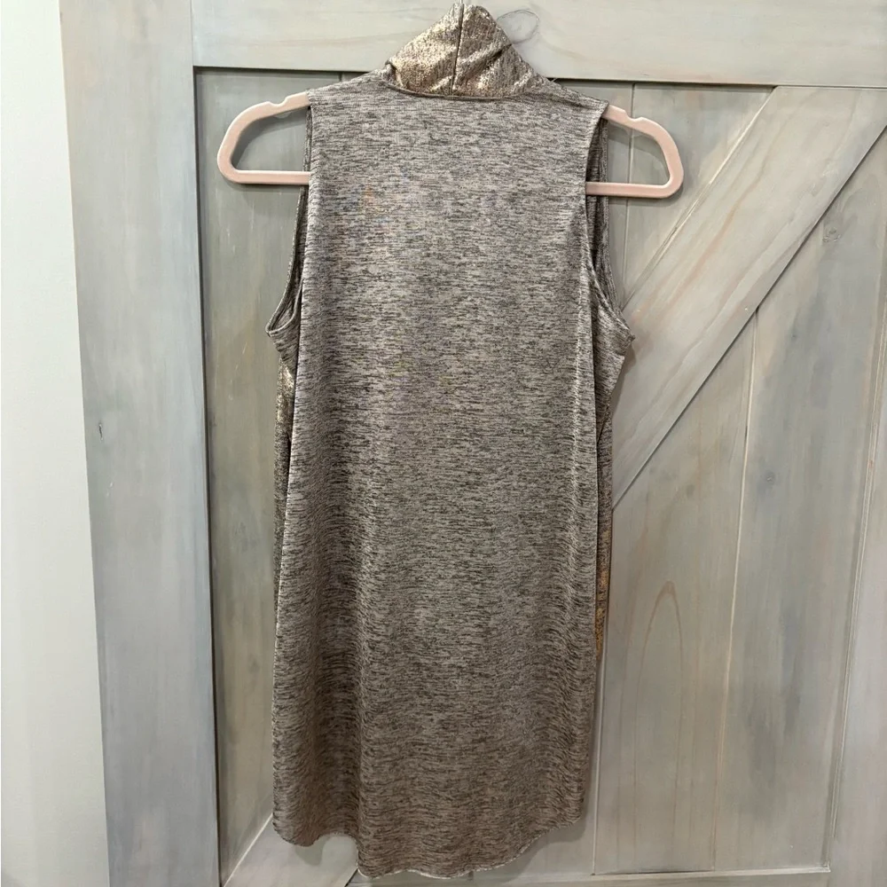 Dantelle Gold and Gray Sleeveless Top - Picture 5 of 6